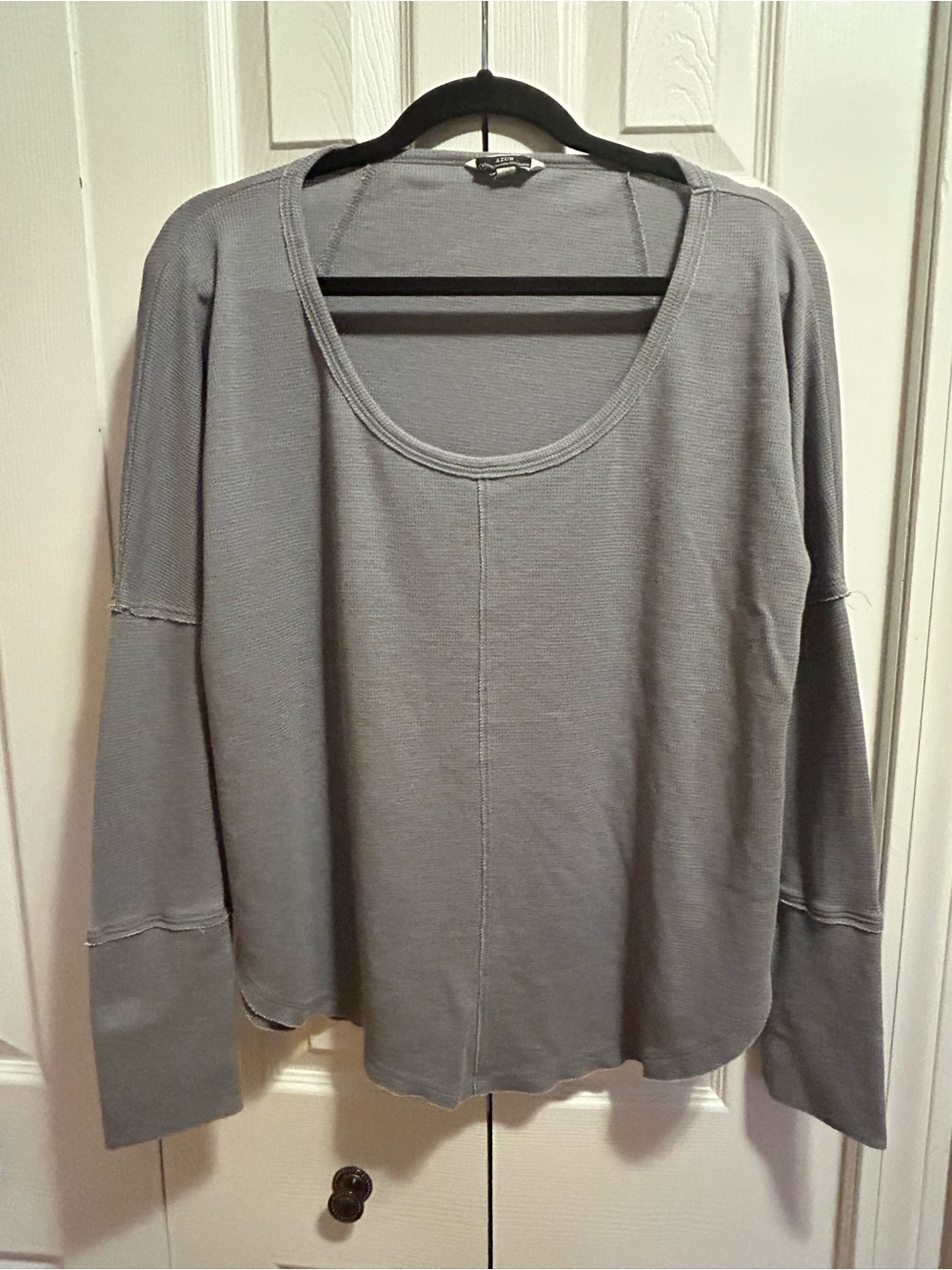 Azur Gray Scoop Neck Women’s Long Sleeve Tee